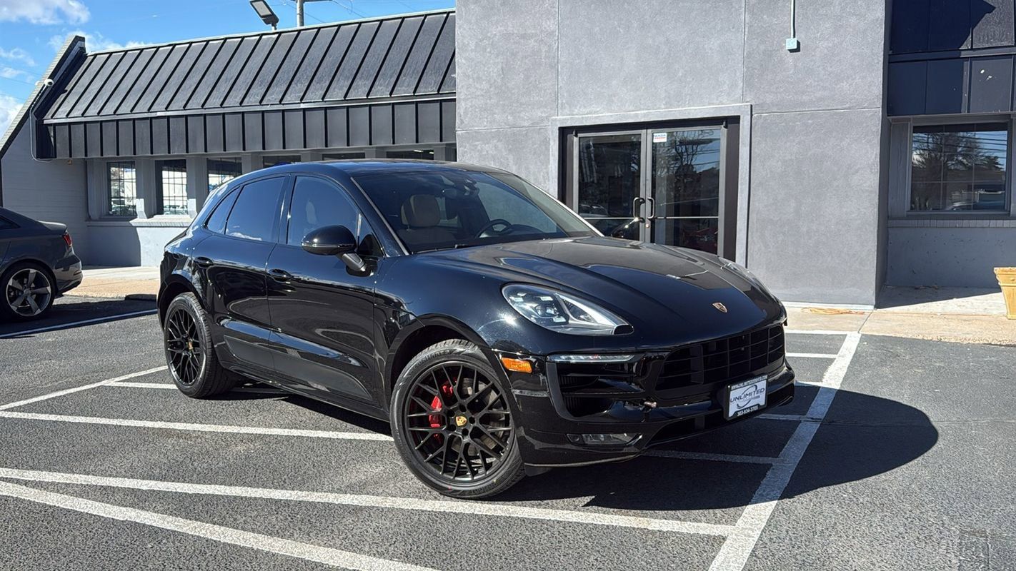 Used 2018 Porsche Macan GTS AWD/4WD image 1