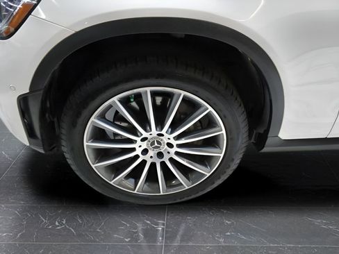 Used 2023 Mercedes-Benz GLC 300 4MATIC Coupe image 11