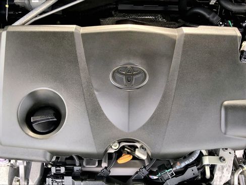 Used 2019 Toyota Camry XSE FWD image 32