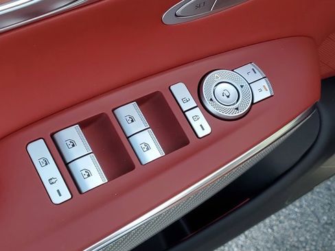 Used 2023 Genesis GV70 2.5T Sport Prestige w/ Sport Prestige Package image 17