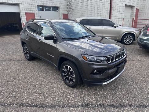 Used 2023 Jeep Compass Limited image 2