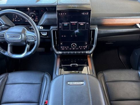 Used 2025 GMC Yukon XL Denali image 20