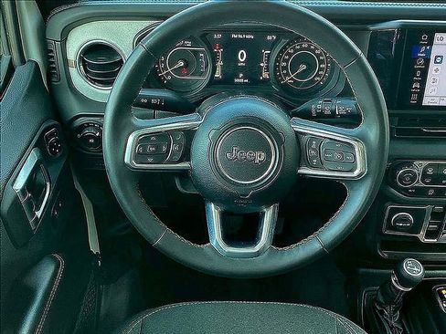 Used 2024 Jeep Wrangler Sahara image 11