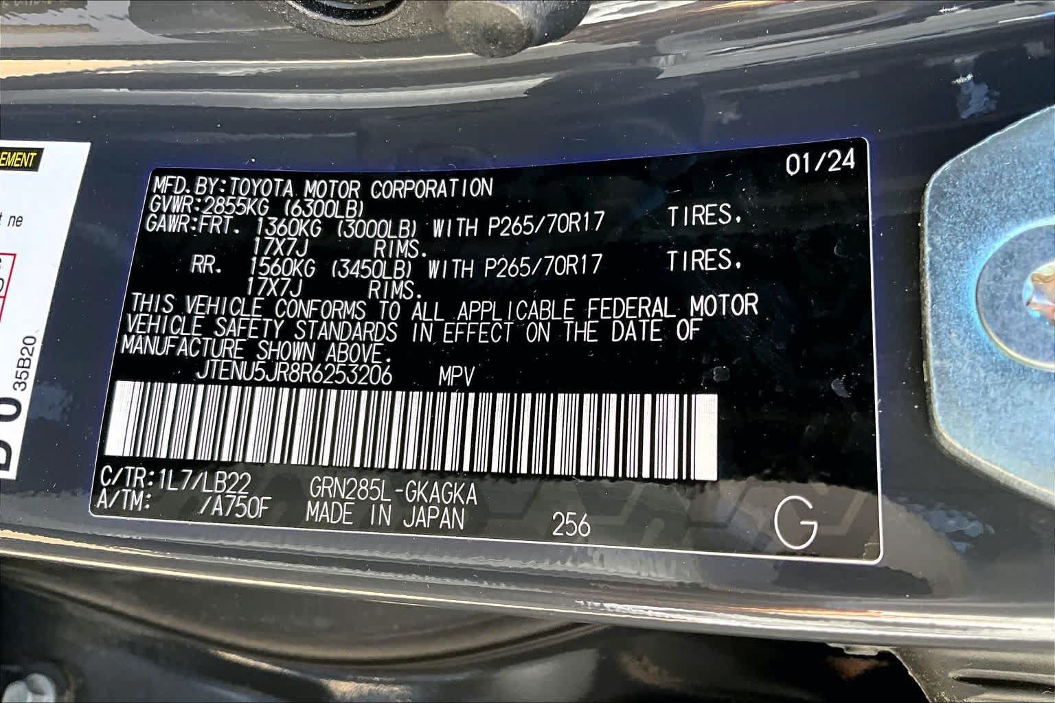 Used 2024 Toyota 4Runner SR5 Premium w/ 4Runner Black Package (TMS) AWD/4WD image 35