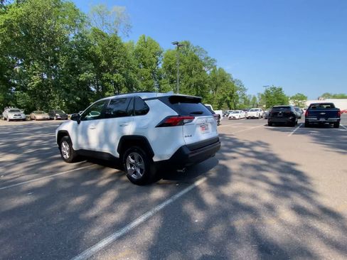Used 2025 Toyota RAV4 XLE AWD/4WD image 9