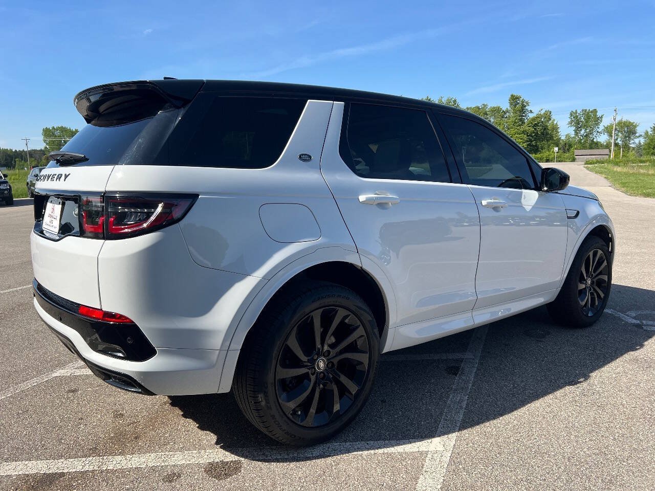 Used 2023 Land Rover Discovery Sport SE R-Dynamic AWD/4WD image 6