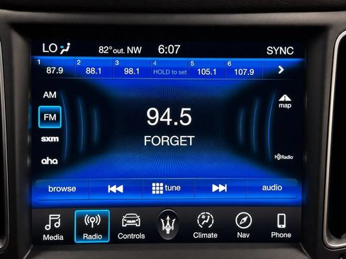 Used 2019 Maserati Levante S AWD/4WD image 40