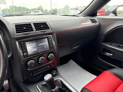 Used 2009 Dodge Challenger R/T RWD image 18