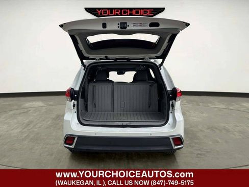 Used 2019 Toyota Highlander Limited Platinum AWD/4WD image 16