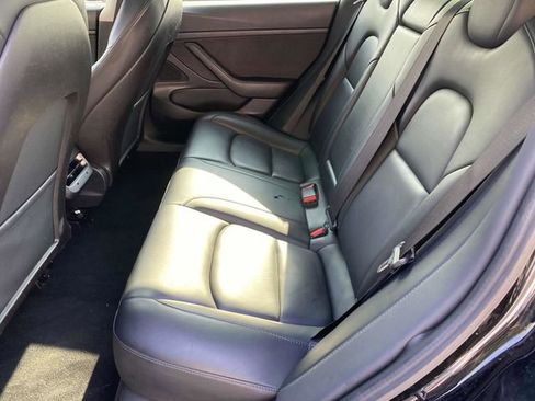 Used 2020 Tesla Model 3 Standard Range Plus image 15