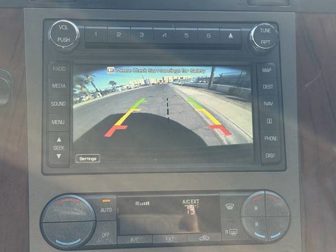 Used 2014 Lincoln Navigator 2WD image 18