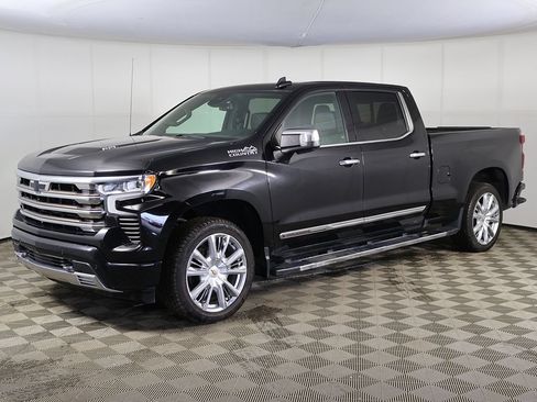 Used 2022 Chevrolet Silverado 1500 High Country w/ High Country Premium Package AWD/4WD image 16