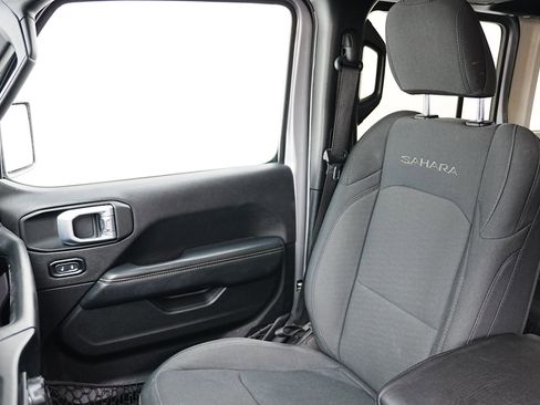 Used 2020 Jeep Wrangler Unlimited Sahara image 11