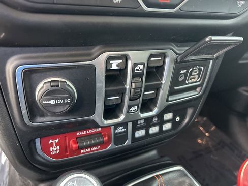 Used 2020 Jeep Gladiator Mojave w/ Trailer Tow Package image 40