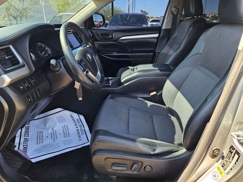 Used 2017 Toyota Highlander Plus w/ Protection Package #3 FWD image 17