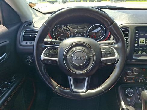 Used 2020 Jeep Compass Trailhawk w/ Leather Interior Group AWD/4WD image 19