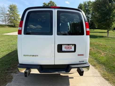 Used 2024 GMC Savana 2500 w/ Driver Convenience Package RWD image 4
