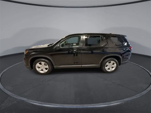 Used 2023 Honda Pilot LX image 5