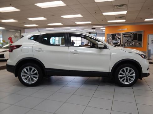 Used 2020 Nissan Rogue Sport SV w/ All-Weather Package image 15