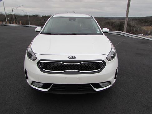 Used 2019 Kia Niro EX image 2