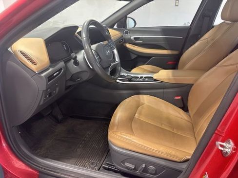 Used 2021 Hyundai Sonata Limited w/ Winter Weather Package FWD image 12