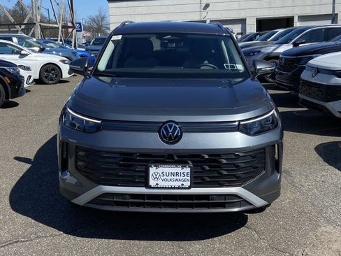 Used 2025 Volkswagen Tiguan S image 2