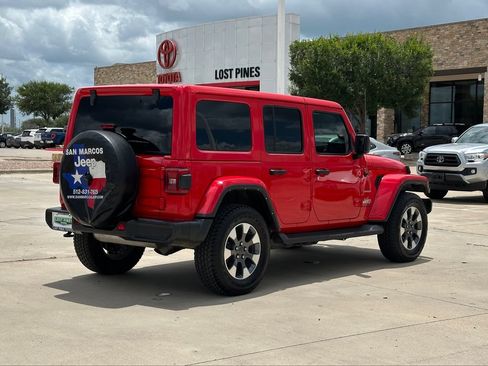 Used 2022 Jeep Wrangler Unlimited Sahara w/ LED Lighting Group AWD/4WD image 8