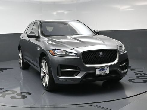 Used 2017 Jaguar F-PACE R-Sport AWD/4WD image 3