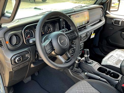 New 2025 Jeep Gladiator Mojave w/ Safety Group image 8