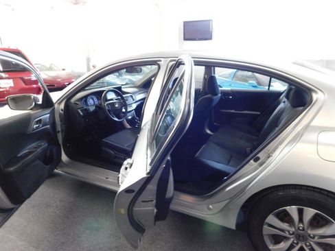 Used 2015 Honda Accord LX image 12
