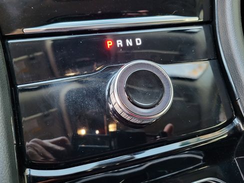 Used 2023 Jeep Grand Cherokee Limited w/ Luxury Tech Group II image 16