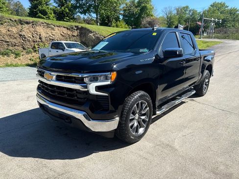 Used 2024 Chevrolet Silverado 1500 LT AWD/4WD image 7