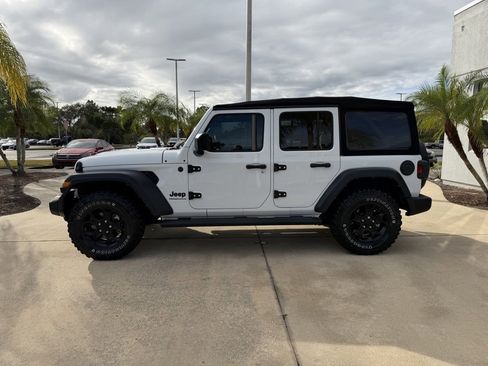 Used 2023 Jeep Wrangler Sport S image 7