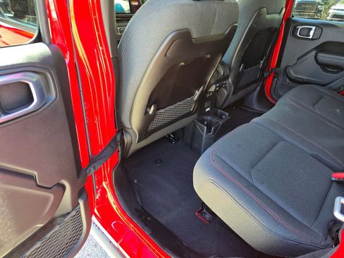 Certified 2026 Jeep Wrangler Unlimited Rubicon image 29