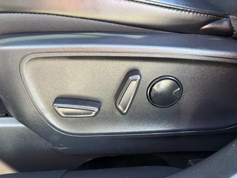 Used 2025 Ford Escape ST-Line image 24