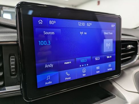 Used 2022 Ford Explorer XLT w/ Equipment Group 202A image 11