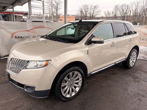 Used 2014 Lincoln MKX AWD w/ Equipment Group 102A image 8