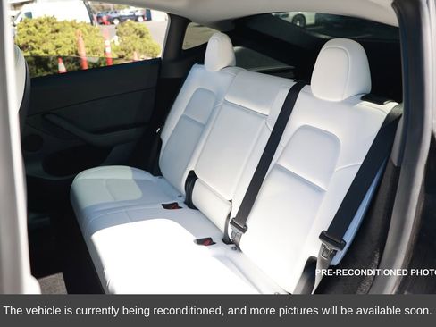 Used 2024 Tesla Model Y Long Range image 12