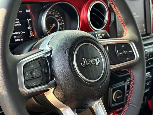 Used 2023 Jeep Gladiator Rubicon w/ LED Lighting Group AWD/4WD image 29