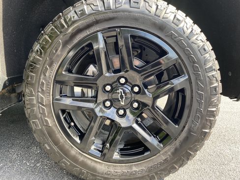 Used 2022 Chevrolet Silverado 1500 Custom Trail Boss w/ Safety Confidence Package AWD/4WD image 13