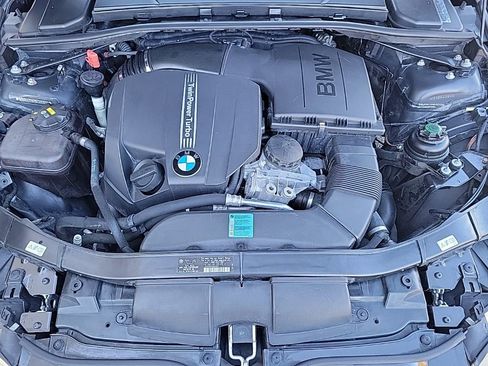 Used 2011 BMW 335i Convertible image 44