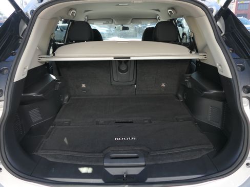 Used 2018 Nissan Rogue SV FWD image 23
