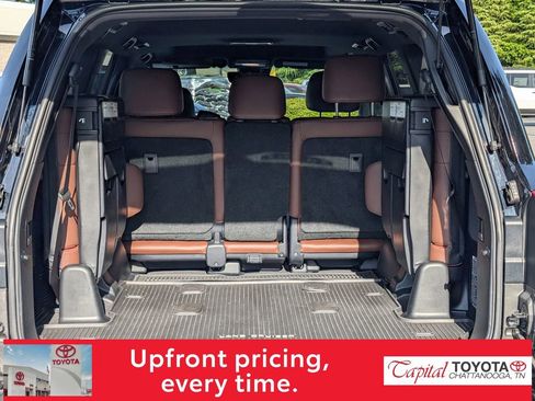 Used 2021 Toyota Land Cruiser image 8