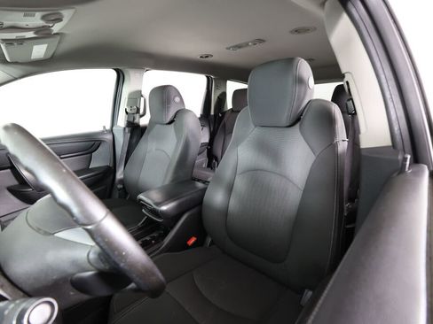Used 2015 Chevrolet Traverse LT w/ Style and Technology Package image 11