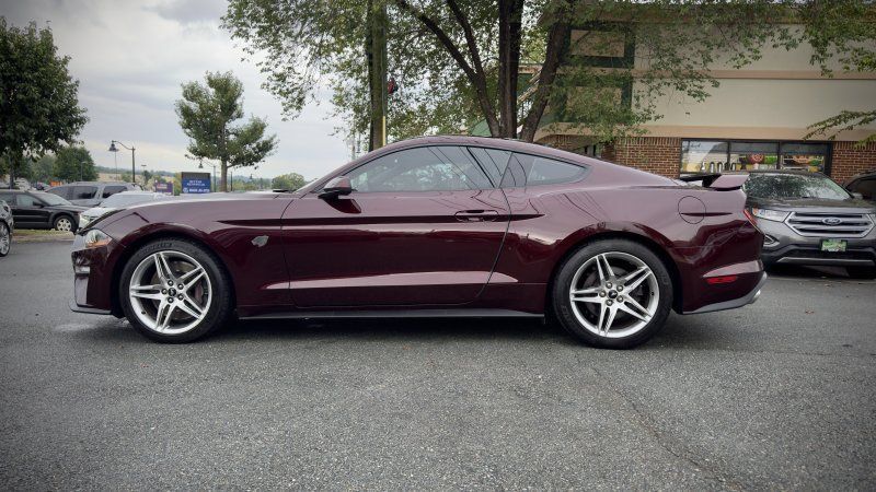 Used 2018 Ford Mustang GT Premium w/ GT Performance Package RWD image 4