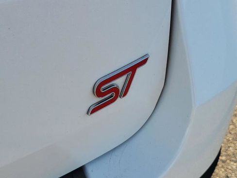 Certified 2025 Ford Explorer ST image 9