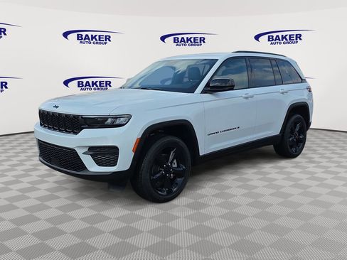 New 2025 Jeep Grand Cherokee Altitude image 7