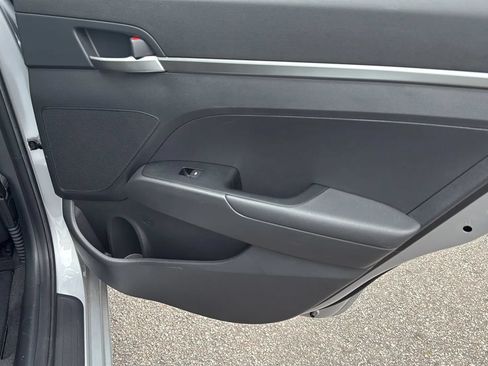 Used 2020 Hyundai Elantra SE w/ Cargo Package (C1) FWD image 13