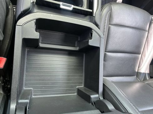 Used 2022 GMC Yukon Denali AWD/4WD image 44