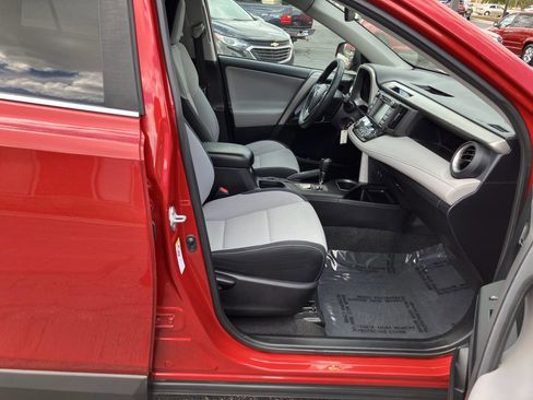 Used 2016 Toyota RAV4 XLE AWD/4WD image 26